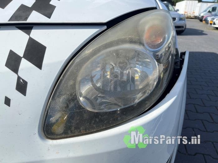 Koplamp links van een Renault Twingo