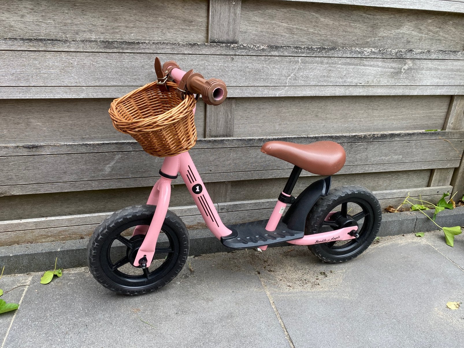 Roze loopfiets meisjesfiets, Ophalen, Zo goed als nieuw, Loopfiets