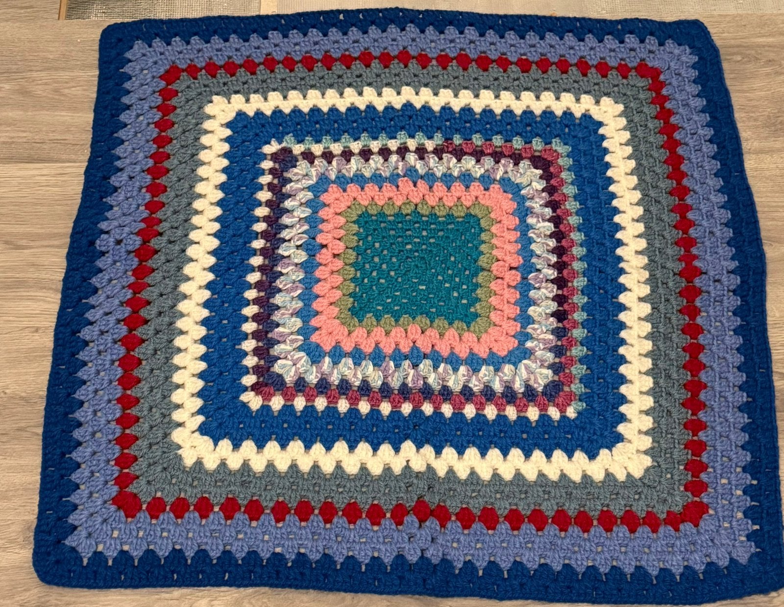 Handgemaakte Gehaakte Deken - Kleurrijk en, Hobby en Vrije tijd, Ophalen of Verzenden, Nieuw
