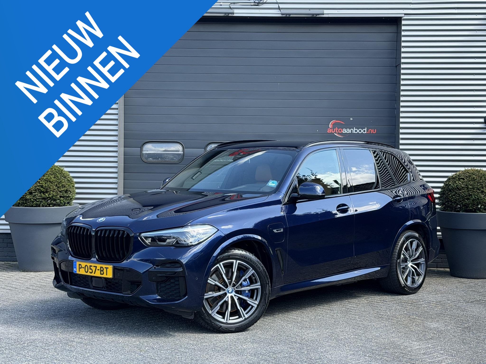 BMW X5 xDrive45e High Executive M-Sport | Navigatie | Luchtv, Auto's, Gebruikt, 394 pk, Blauw, Vierwielaandrijving