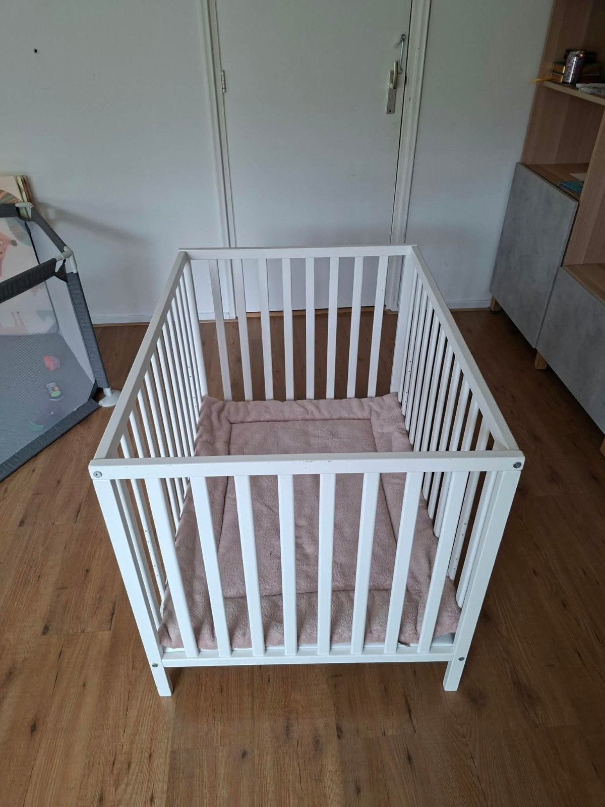 Prenatal box incl roze boxkleed, Kinderen en Baby's, Ophalen, Gebruikt, Rechthoekig, In hoogte verstelbaar