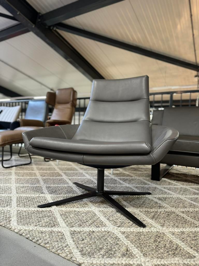 Nieuwstaat Montis Hugo Draai fauteuil grijs leer Stoel