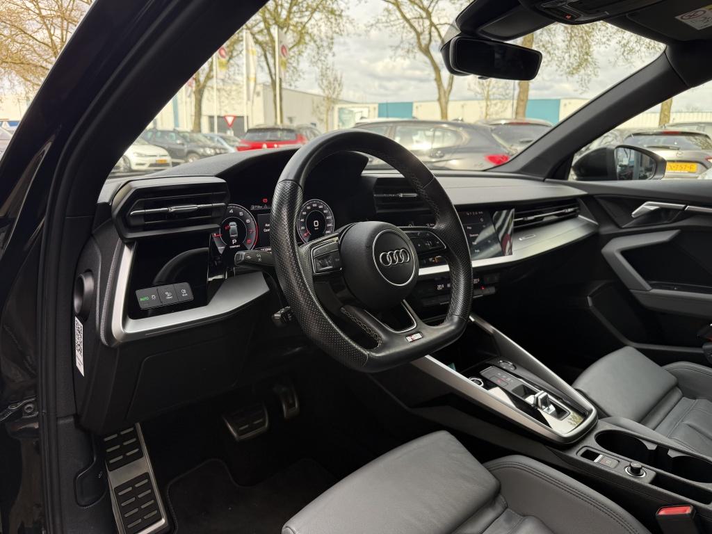 Audi A3 Limousine 30 TFSI S-Line Leer/b&o/matrix (bj 2021), Auto's, Gebruikt, Bedrijf, Automatische klimaatregeling, 3 cilinders