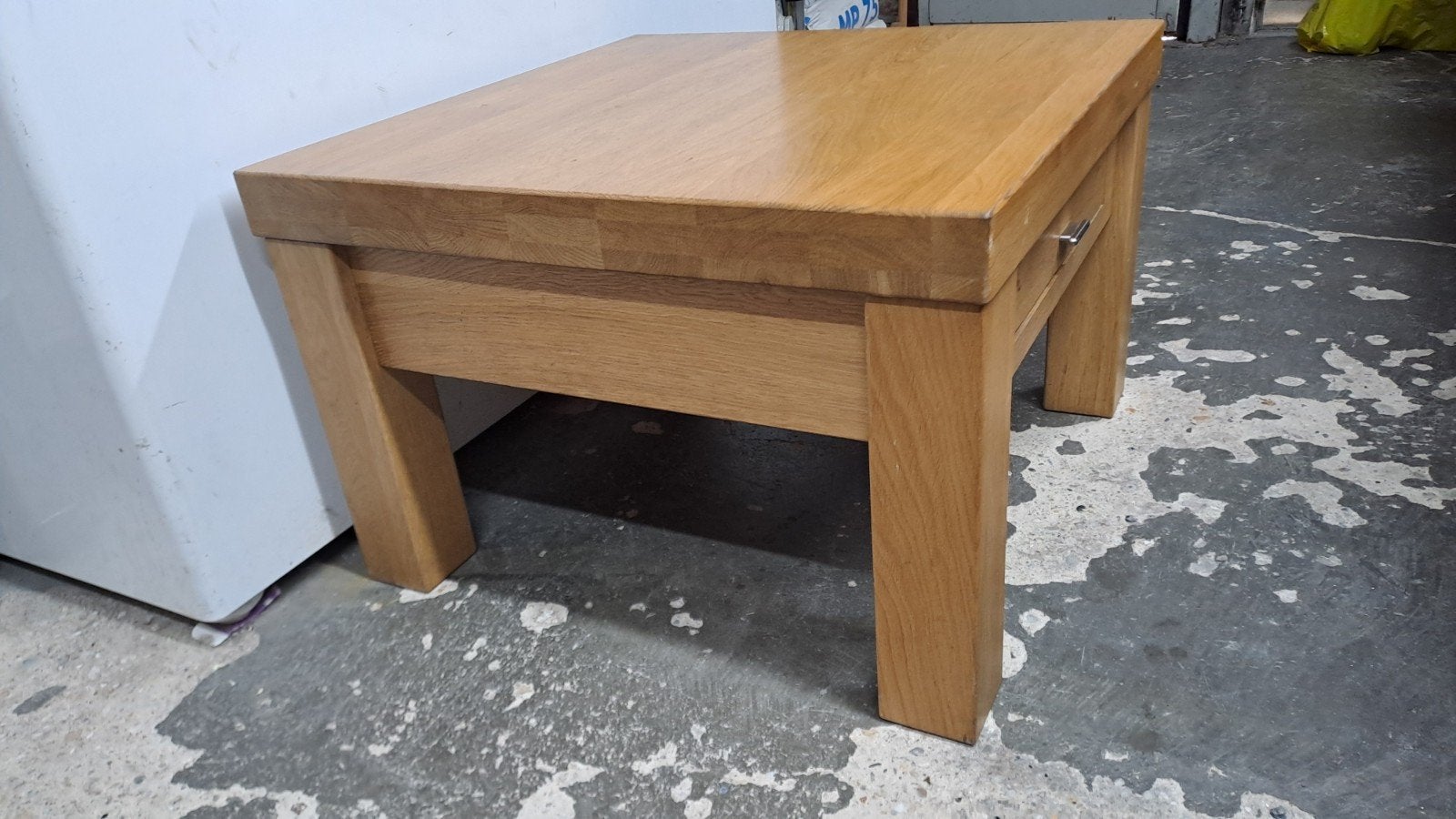 Eiken salontafel met lade - 70x70x46 cm, Huis en Inrichting, Ophalen, 50 tot 100 cm, 50 tot 100 cm, Onbekend