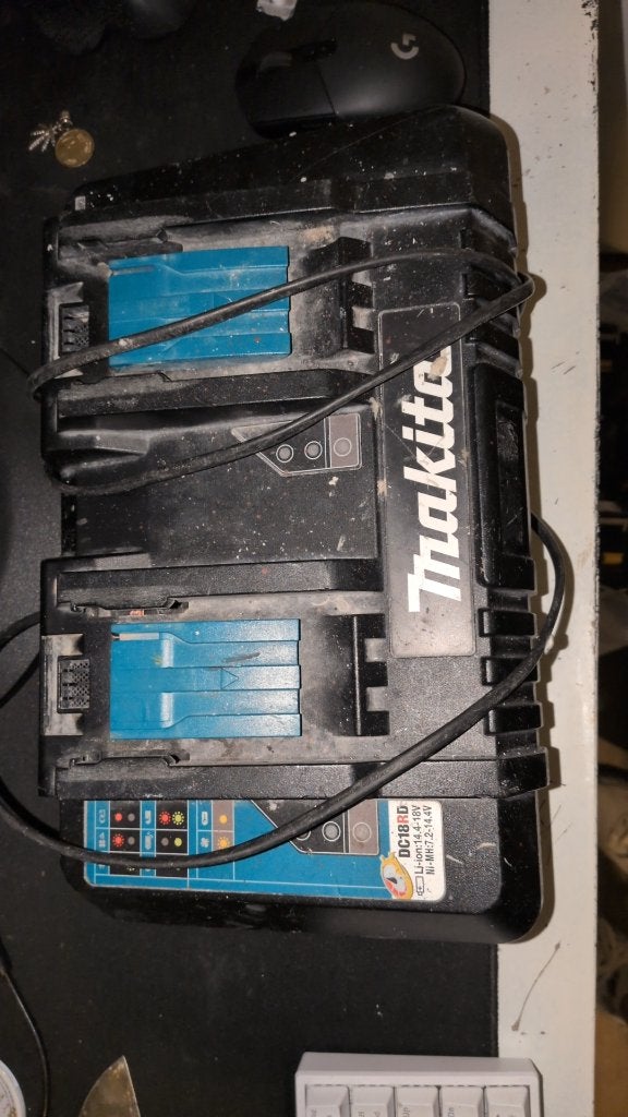 Makita dubbele lader, Ophalen