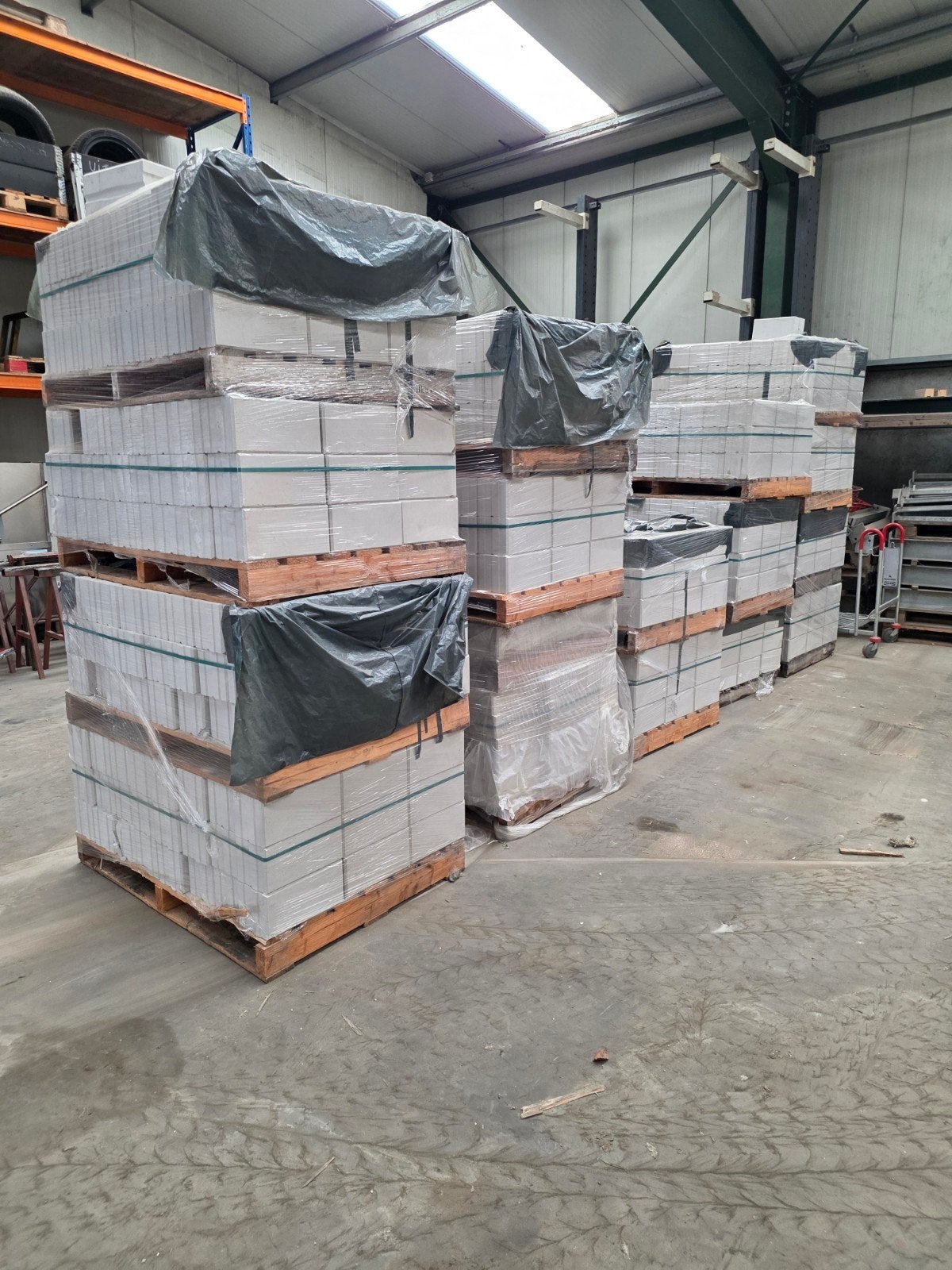 1296 st KZsteen velling blokken V150x148x297 + lijm, Ophalen, Kalkzandstenen