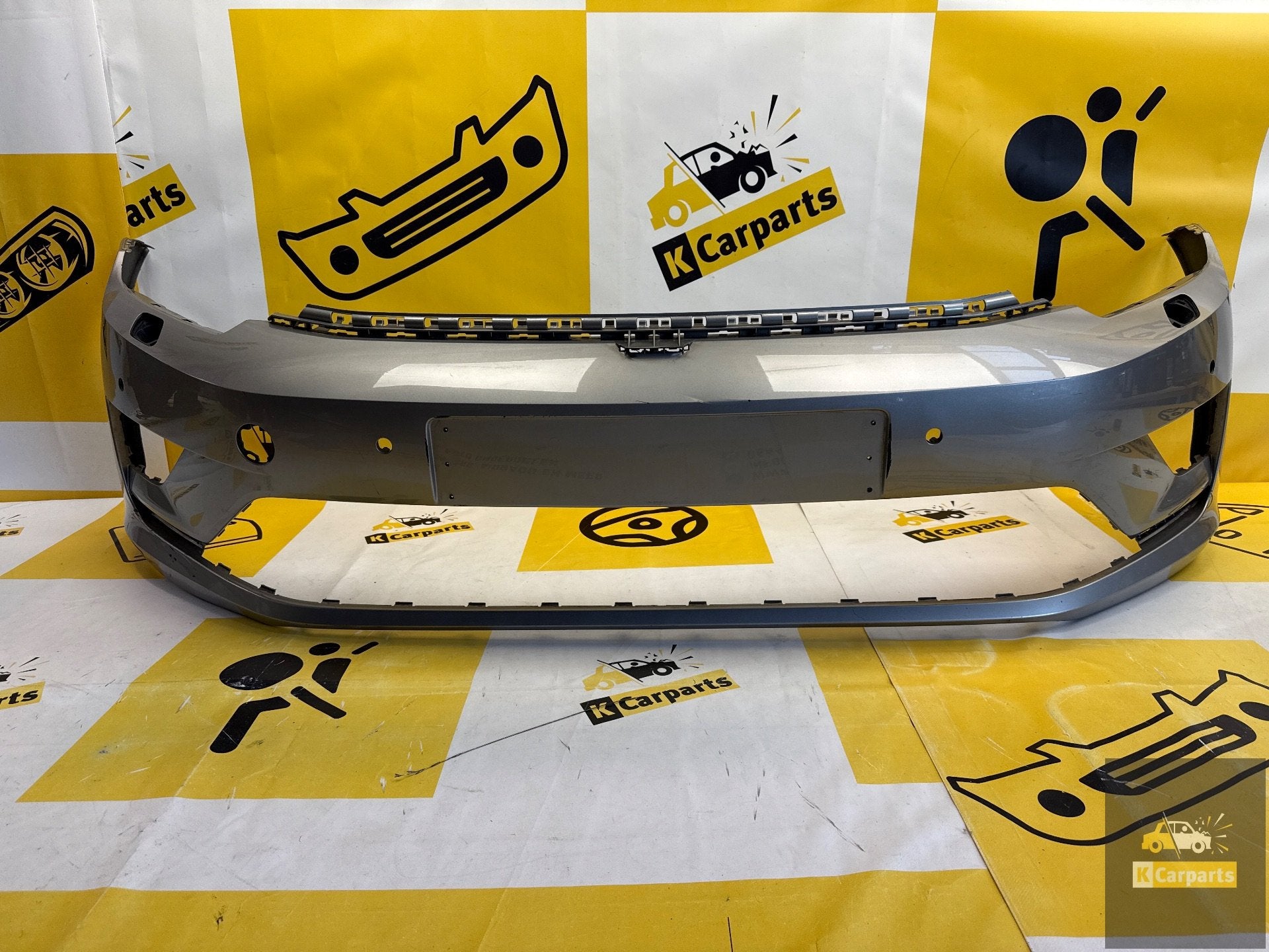 Voorbumper Volkswagen Golf Sportsvan 510807221M, Gebruikt, Volkswagen AG, Bumper, Berliner Ring 2
38440  Wolfsburg, DE