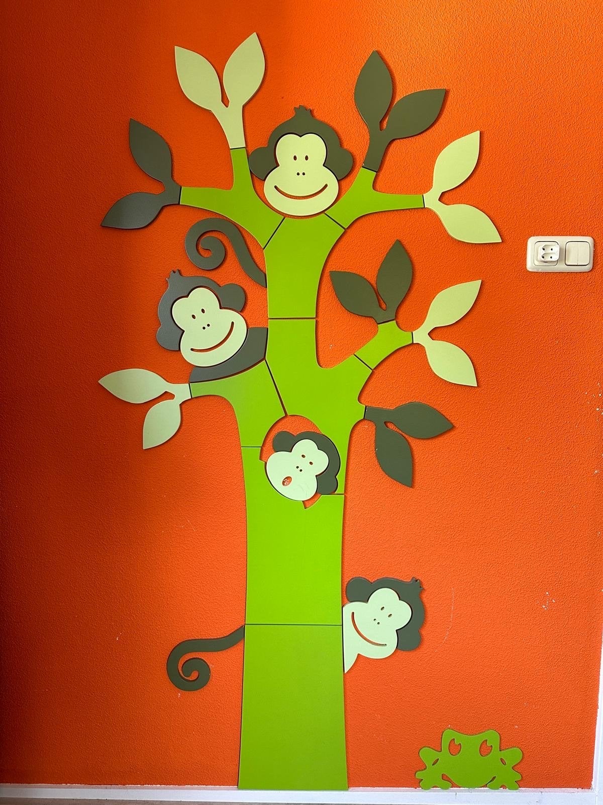 Leuke wanddecoratie boom met aapjes, Ophalen, Gebruikt, Overige merken, Wanddecoratie