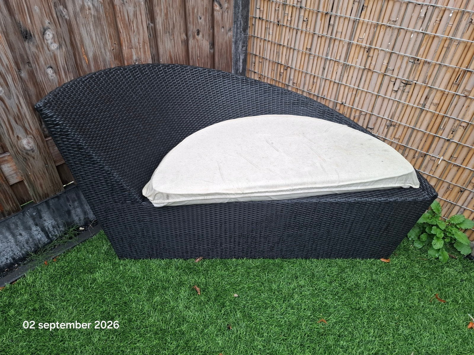 Lounge bank met kussens en tafel, Tuin en Terras, Ophalen, Bank