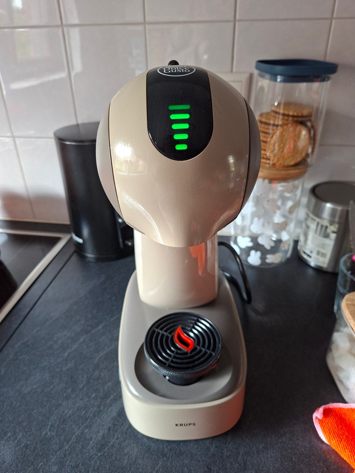 Dolce Gusto Krups, 1 tot 2 liter, Ophalen, Zo goed als nieuw, 3 snelheden of meer