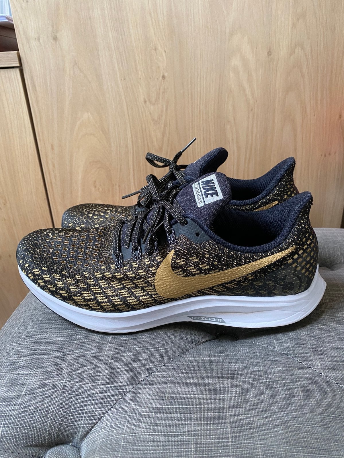 Nike air zoom pegasus zwart / goud maat 40, Ophalen of Verzenden, Zo goed als nieuw, Zwart, Sneakers of Gympen