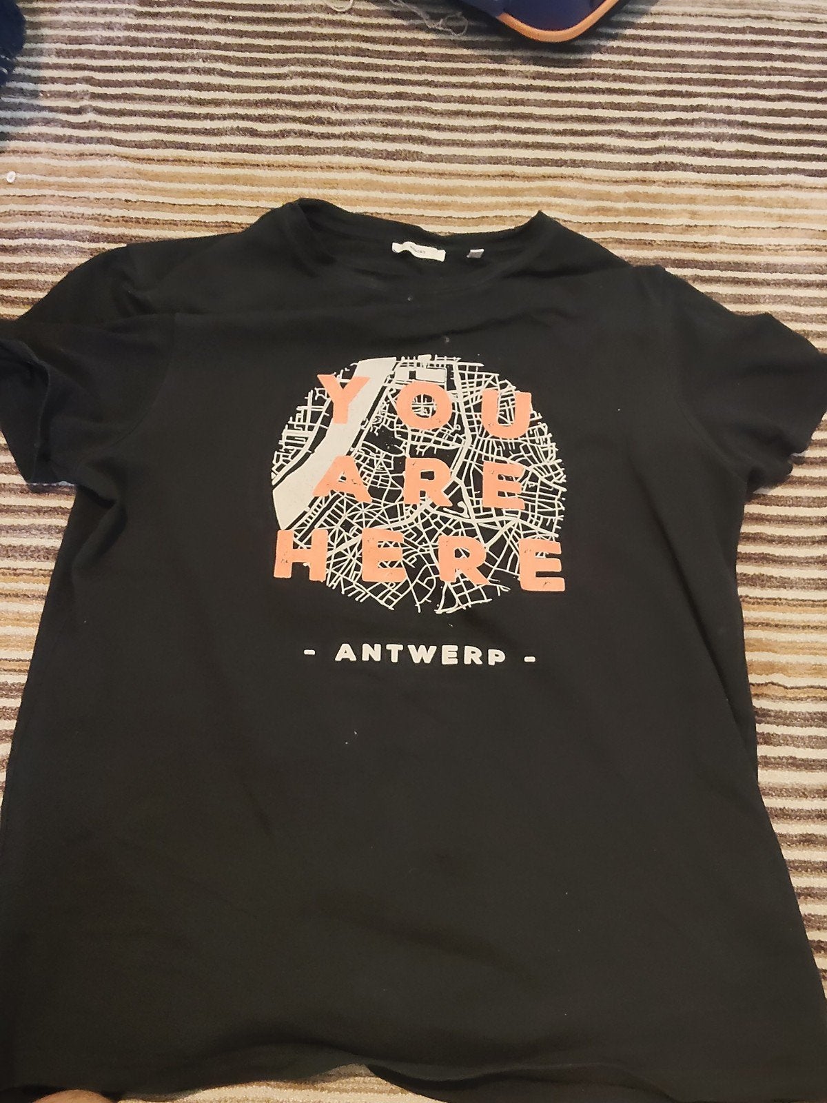 Antwerpen 'You Are Here' T-shirt Maat L, Ophalen of Verzenden, Gedragen, Maat 52/54 (L), Zwart