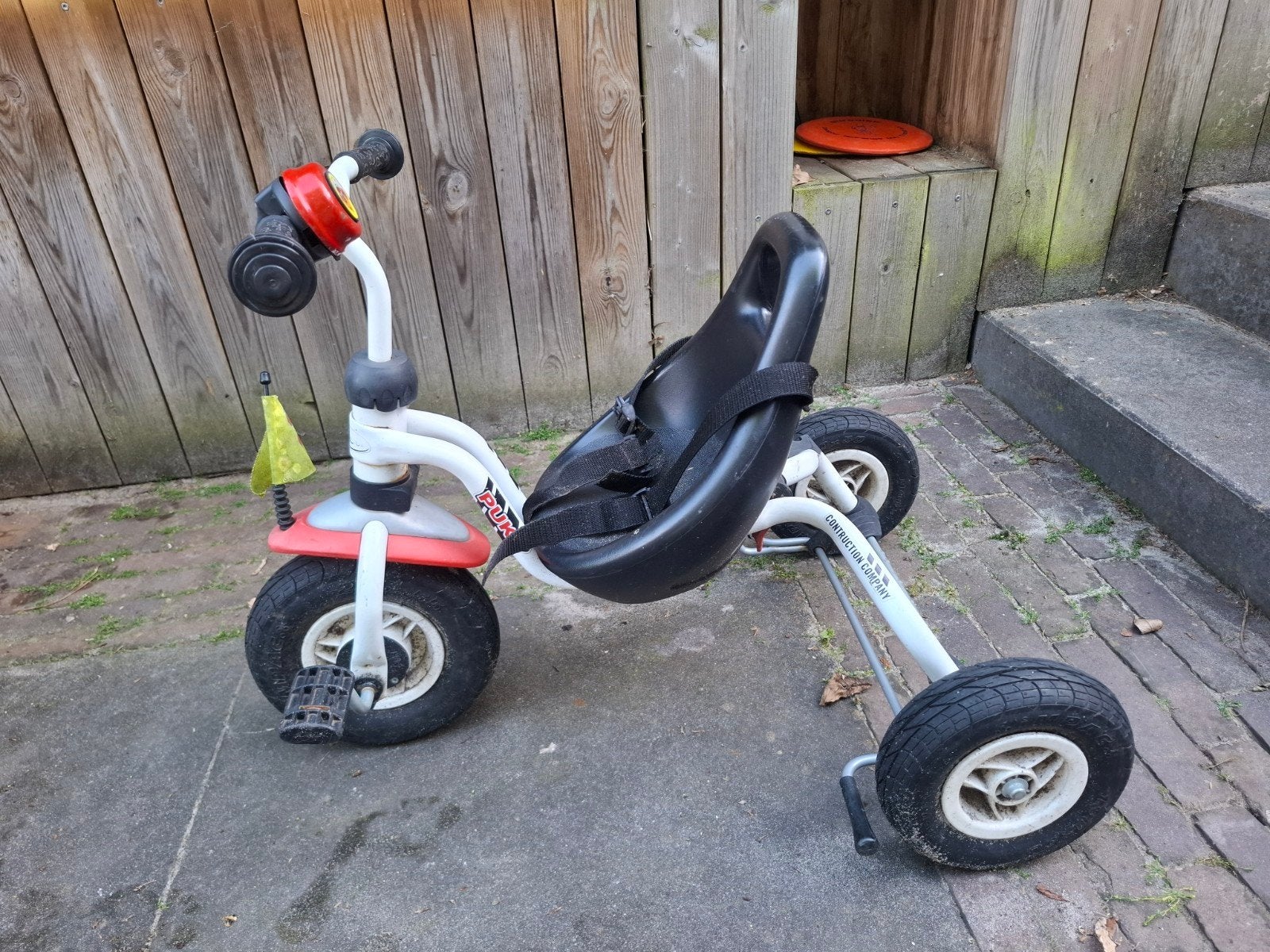 Gratis Puky driewieler, graafmachine, schommel en hoepel, Ophalen, Gebruikt