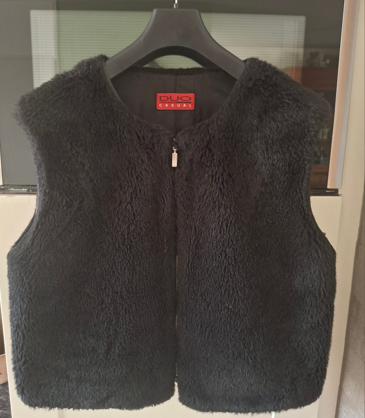 zwarte bodywarmer nepbont mt 42 carnaval Vastenavend, Ophalen of Verzenden, Zo goed als nieuw, Maat 42/44 (L), Carnaval