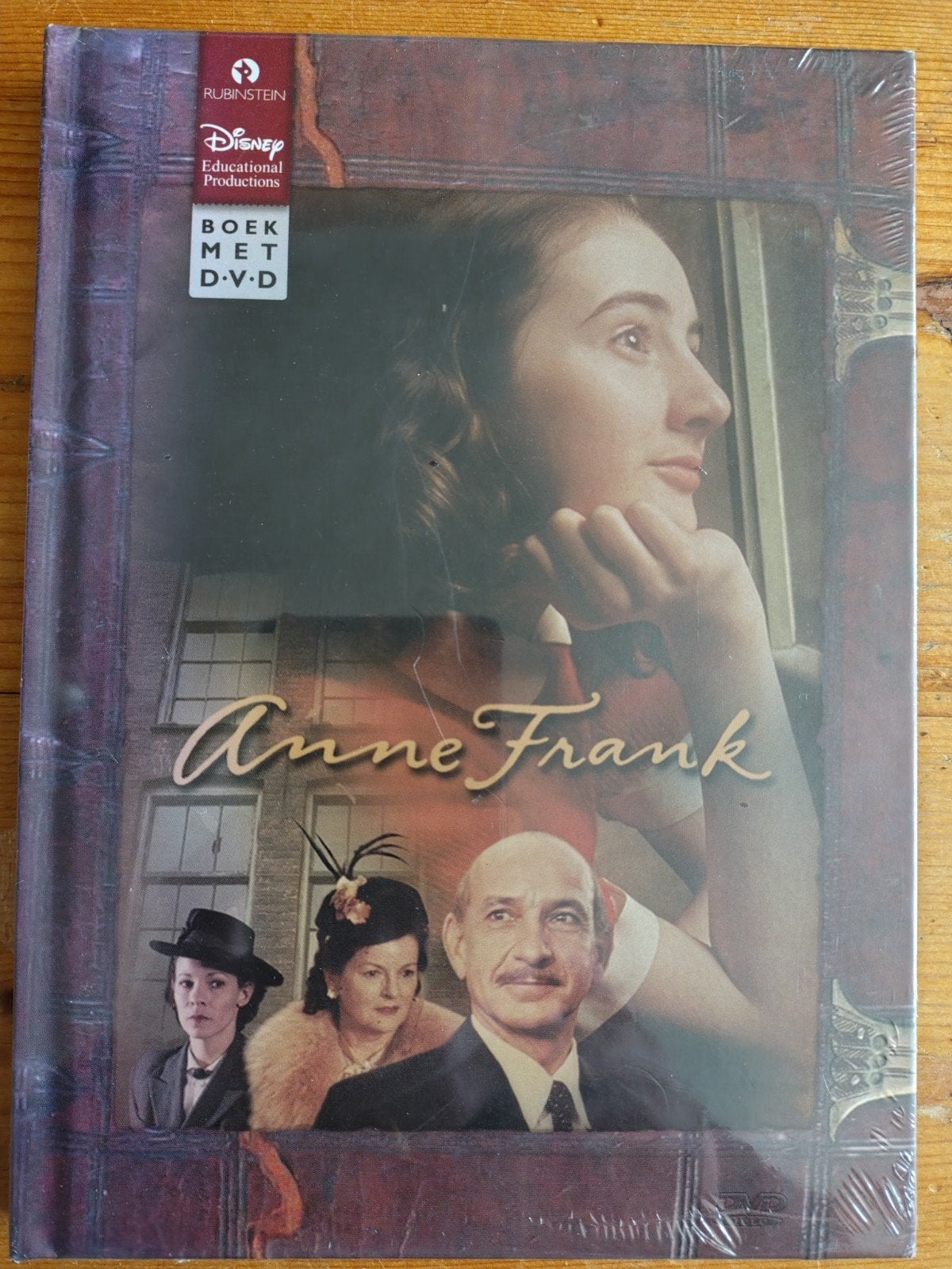 Anne Frank: The Biography (Boek met DVD), nieuw in seal!, Verzenden, Nederlands, Inclusief boekje, Nieuw in verpakking
