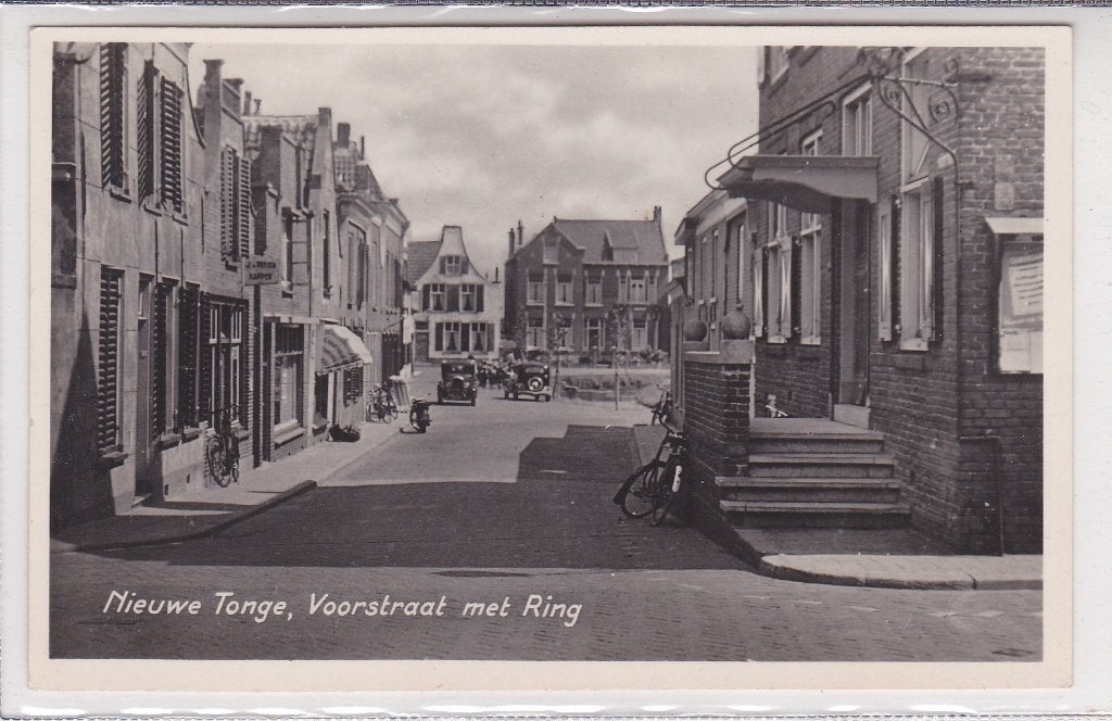 `Nieuwe Tonge Voorstraat met Ring, Verzamelen, Ansichtkaarten | Nederland, Ophalen of Verzenden, 1940 tot 1960, Gelopen, Zuid-Holland