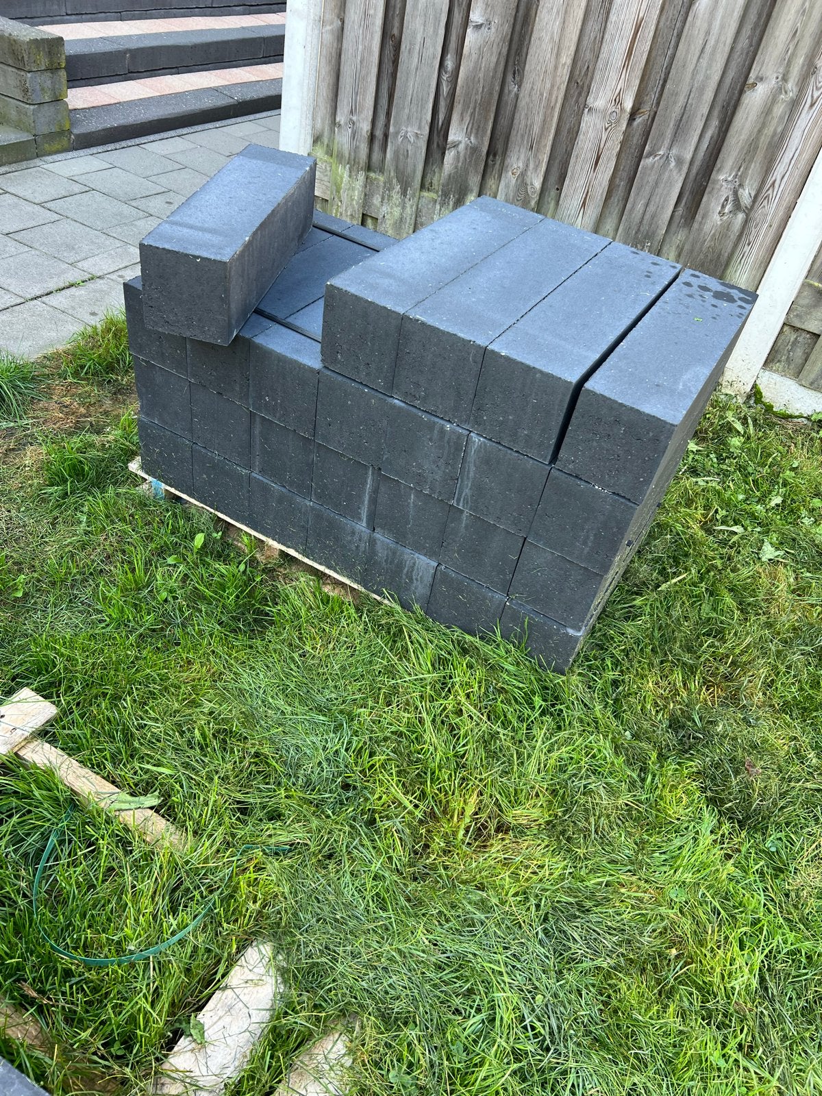 Excluton stapelblokken en opsluitbanden, Ophalen, Gebruikt, Minder dan 5 m², 20 tot 40 cm
