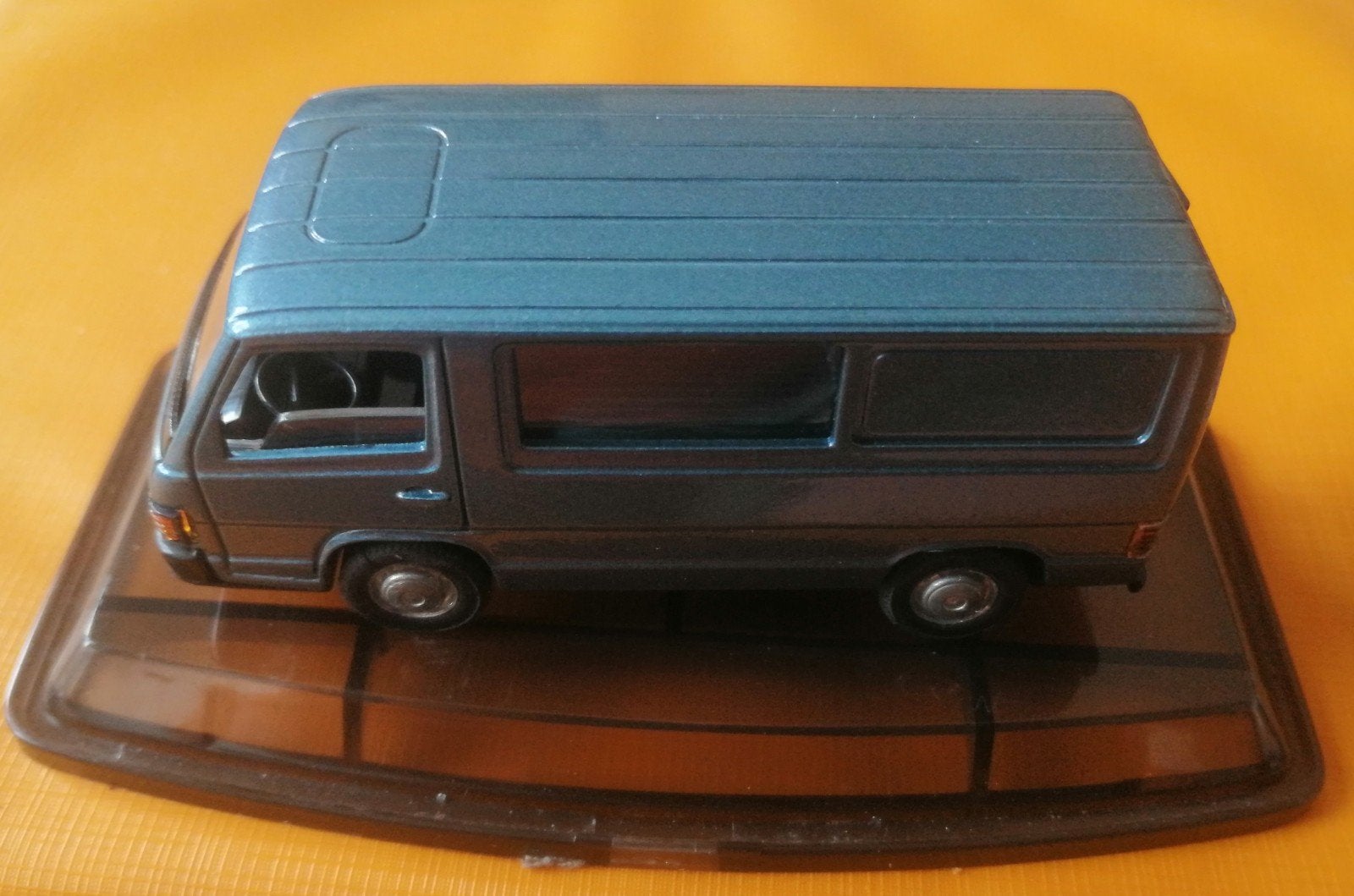Mercedes Benz E Blauwe Bestelbus PILEN, Verzenden, 1:50 of kleiner, Auto, Overige merken