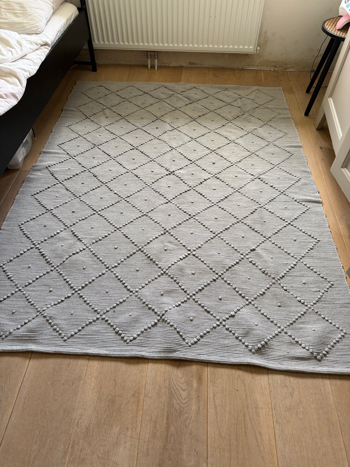 Naco geweven grijs vloerkleed met ruitpatroon en bolletjes, Ophalen, 150 tot 200 cm, 200 cm of meer, Zo goed als nieuw