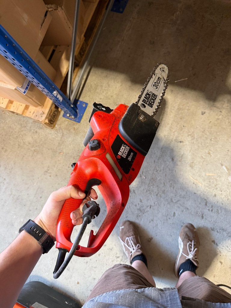 Black & Decker Elektrische Kettingzaag – 30cm Zwaard, Ophalen, Zo goed als nieuw
