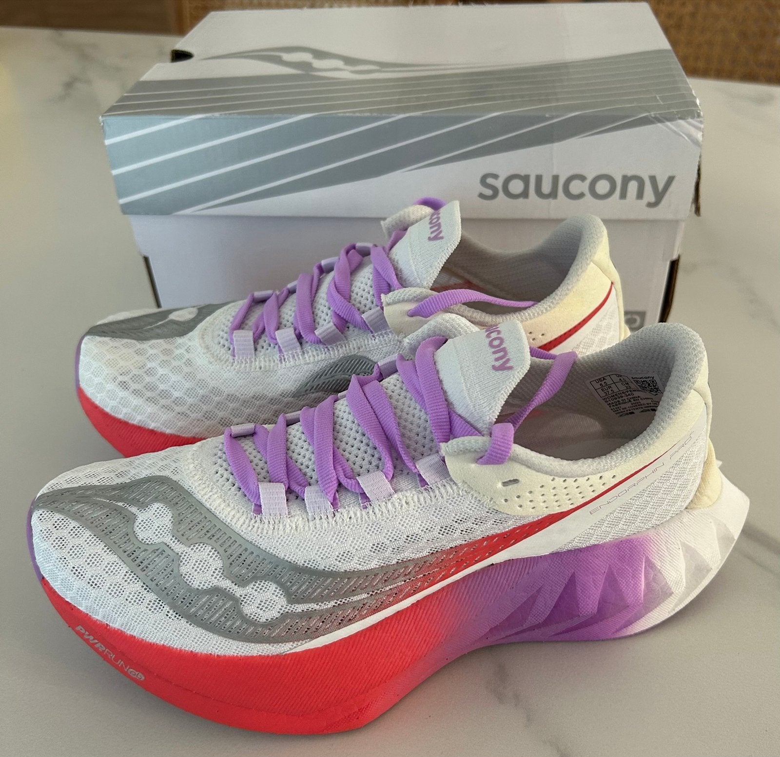 NIEUW Saucony Endorphin Pro 4 Hardloopschoenen Dames 37,5, Sport en Fitness, Hardloopschoenen, Nieuw, Hardlopen, Saucony