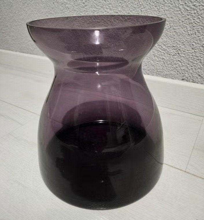 Glazen vaas in aubergine pruimen paarse kleur, Verzenden, Paars, 19 cm, Glas