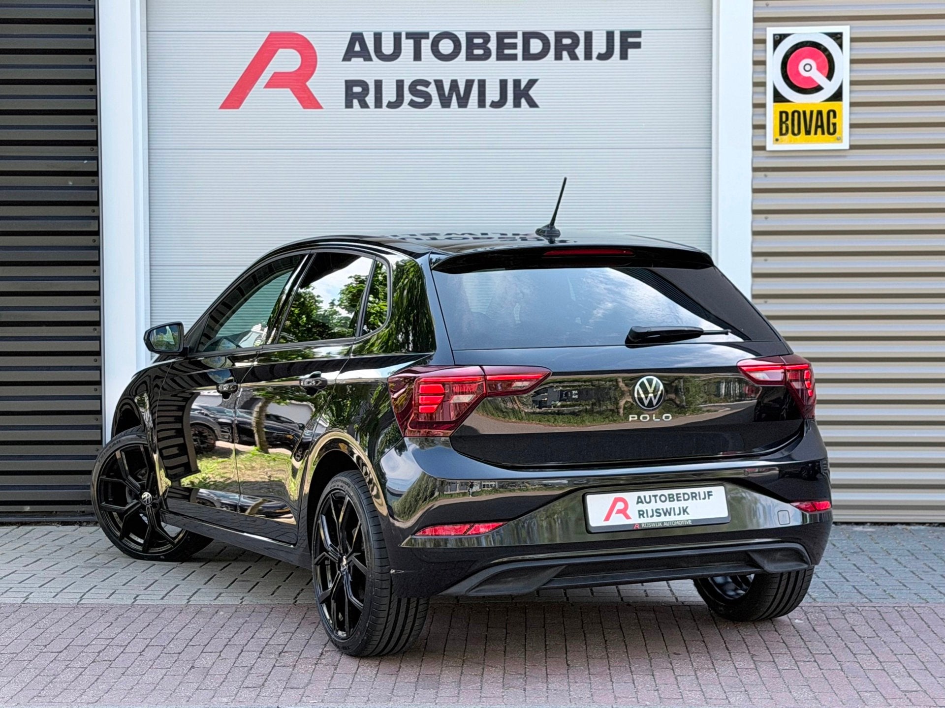 Volkswagen Polo 1.0 TSI Life AppleCarPlay/Keyless, Gebruikt, 95 pk, 1096 kg, Zwart
