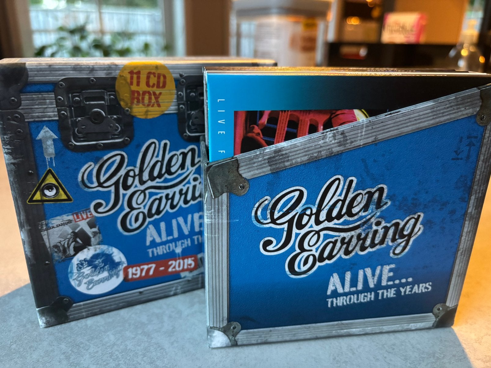 Golden Earring 11 CD-box: Alive through the years NIEUWSTAAT, Boxset, Zo goed als nieuw, Poprock, Inclusief boekje