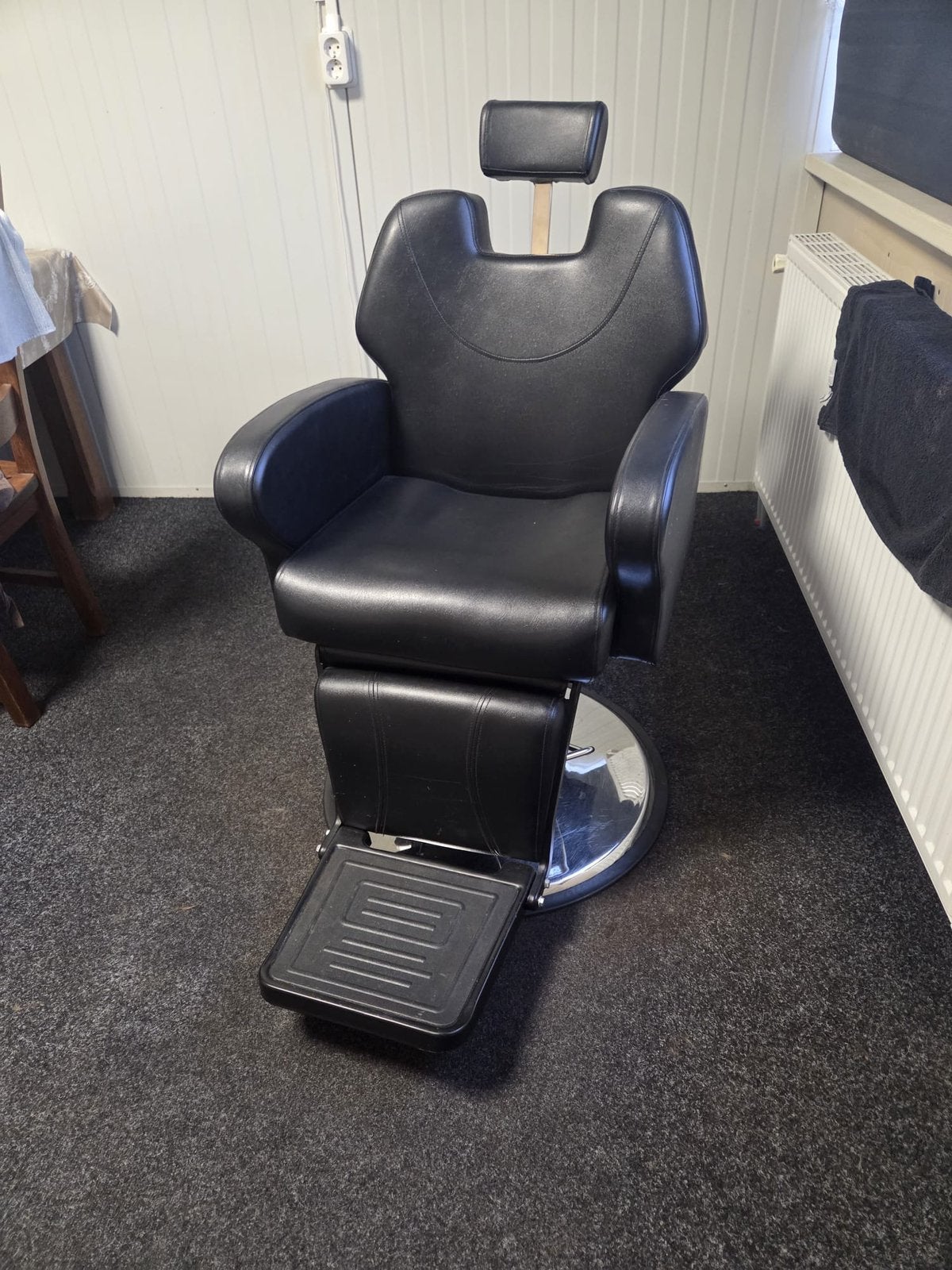 Professionele kappersstoel/ barbierstoel, Huis en Inrichting, Stoelen, Ophalen
