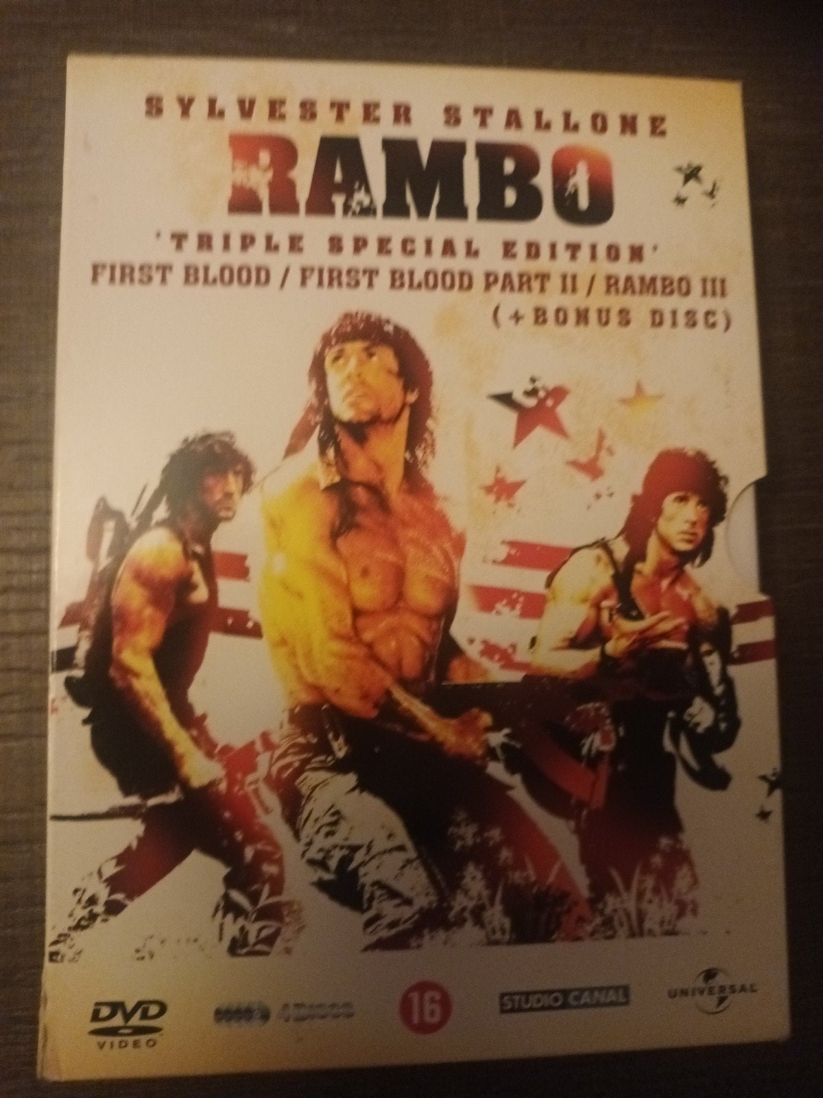 dvd box Rambo 1, 2en 3 + bonus disc, Vanaf 16 jaar, Verzenden, Zo goed als nieuw, Actie en Avontuur