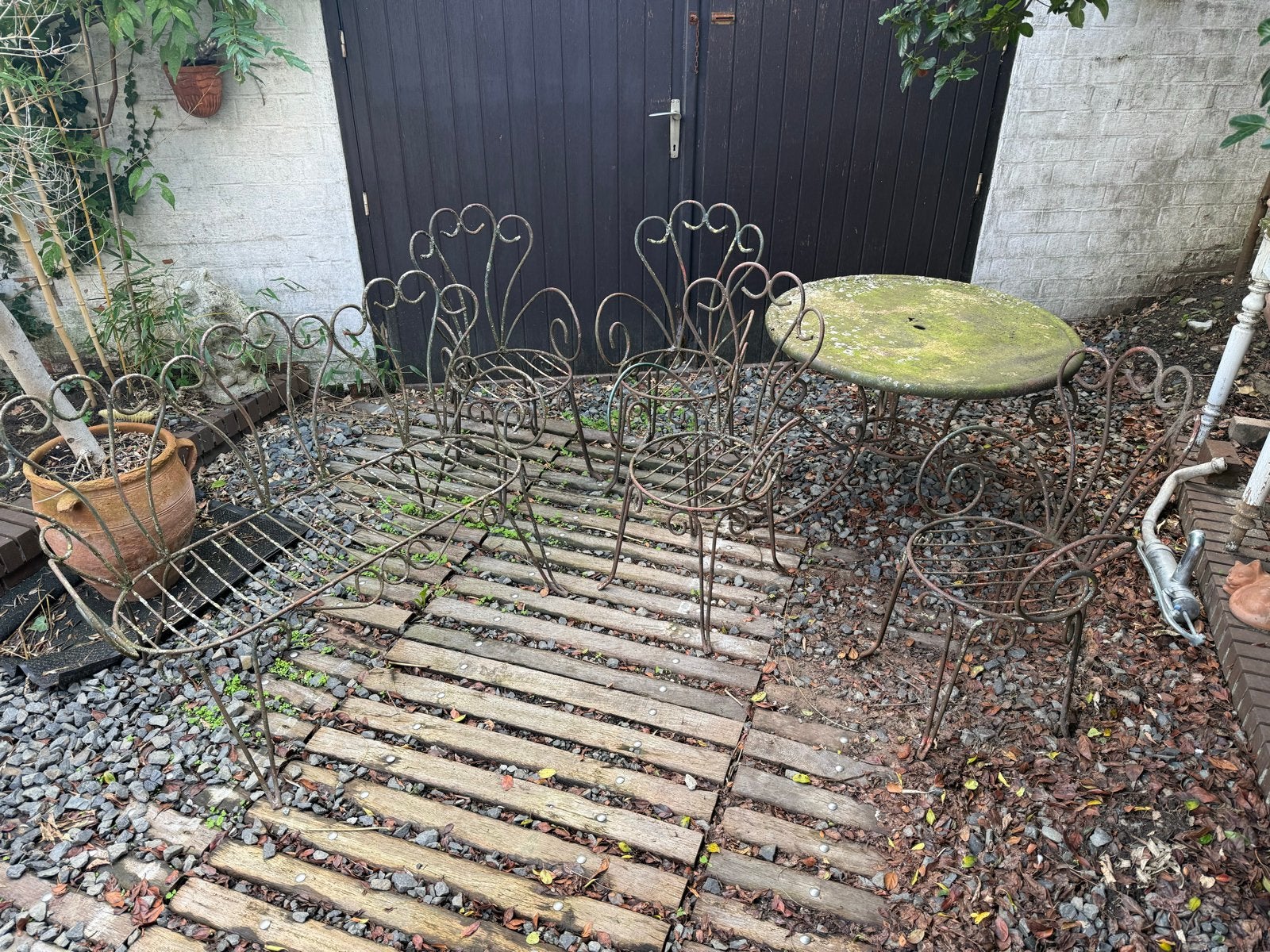 Oude smeedijzeren tuinset met bank en stoelen, Tuin en Terras, Ophalen, Gebruikt, 5 zitplaatsen, Overige materialen