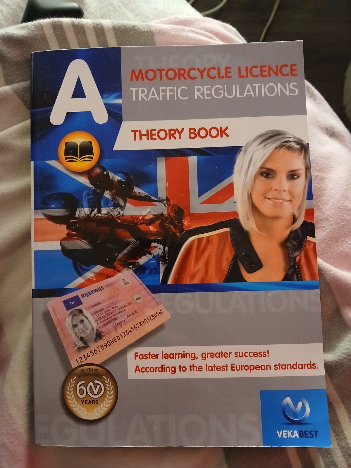 Motorrijbewijs Theorieboek - Verkeersregels (Vekabest), Ophalen of Verzenden, Zo goed als nieuw, Overige niveaus, Vekabest