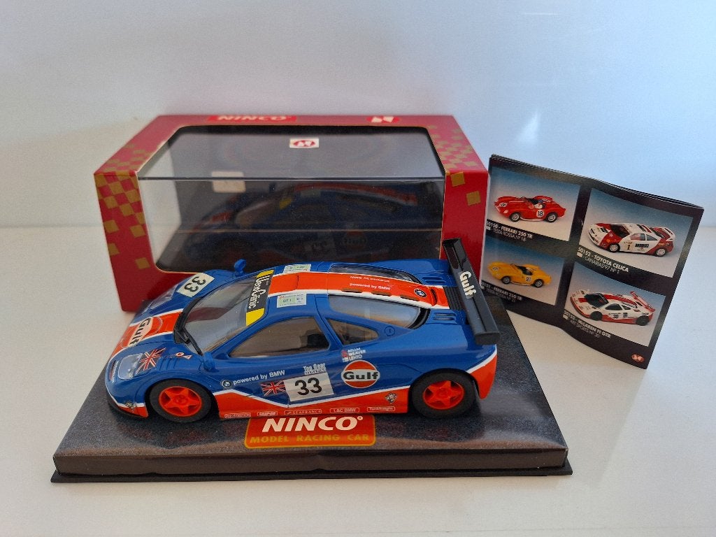 Ninco Mc-Laren F1 GTR Gulf 50140 Met Mini Catalog, Kinderen en Baby's, Speelgoed | Racebanen, Overige merken, Racebaan, Ninco