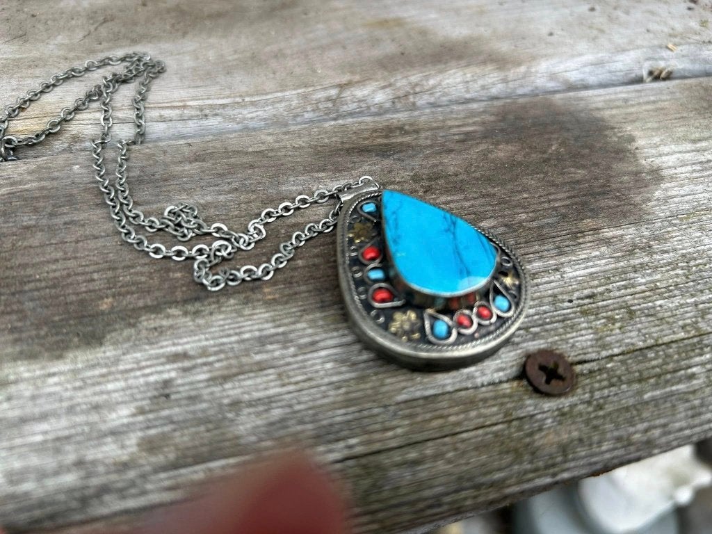 Prachtige ketting met Afghaans amulet met Turkoois steen., Nieuw, Ophalen of Verzenden, Met edelsteen, Zilver