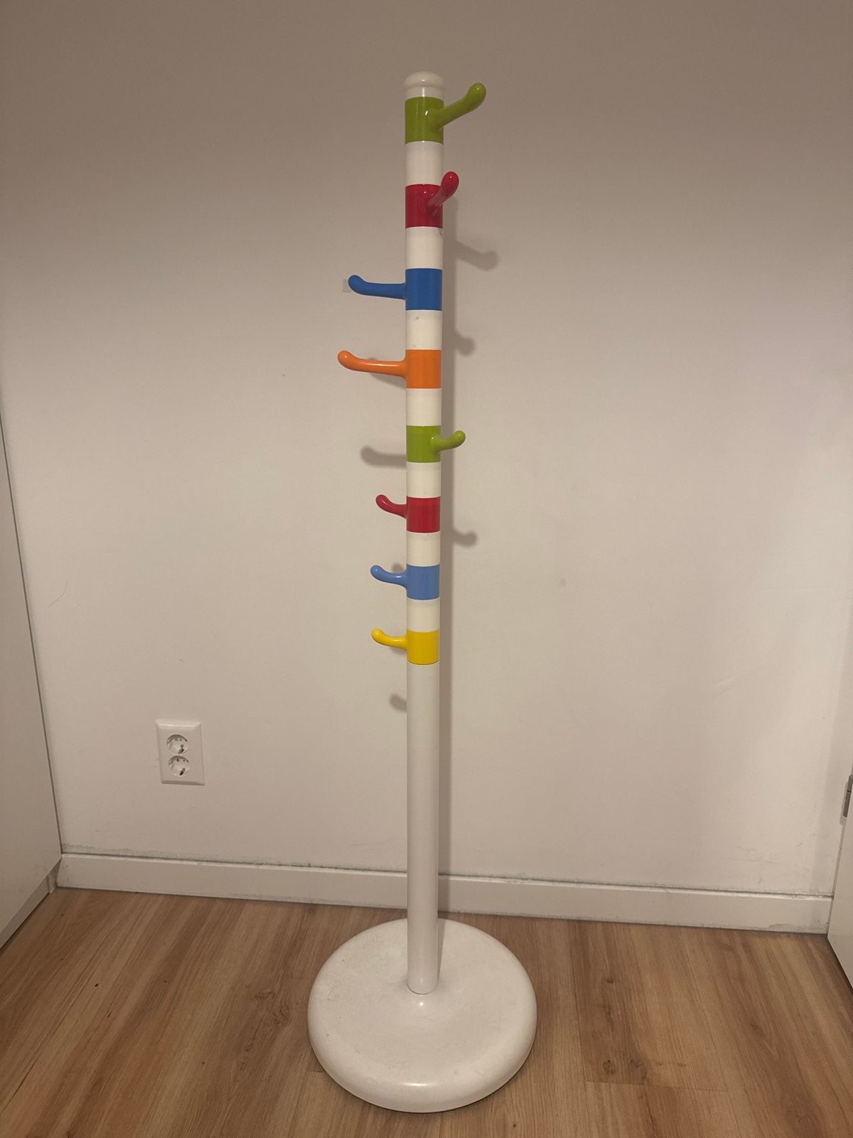 Ikea Kleurrijke staande kapstok voor kinderen, Kunststof, Gebruikt, 100 tot 150 cm, Ophalen of Verzenden