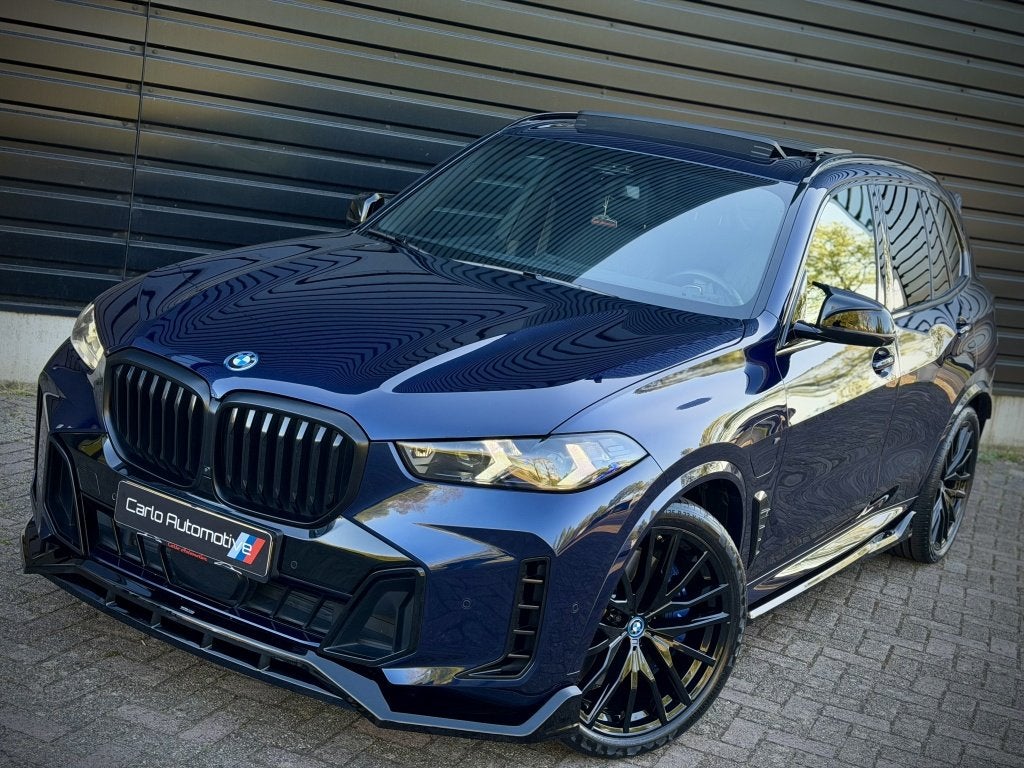 BMW X5 xDrive50e M-PERF. SOFT|PANOSKY|HUD|HK|360|MASSAGE VOL, Auto's, BMW, Gebruikt, 2395 kg, Blauw, Leder