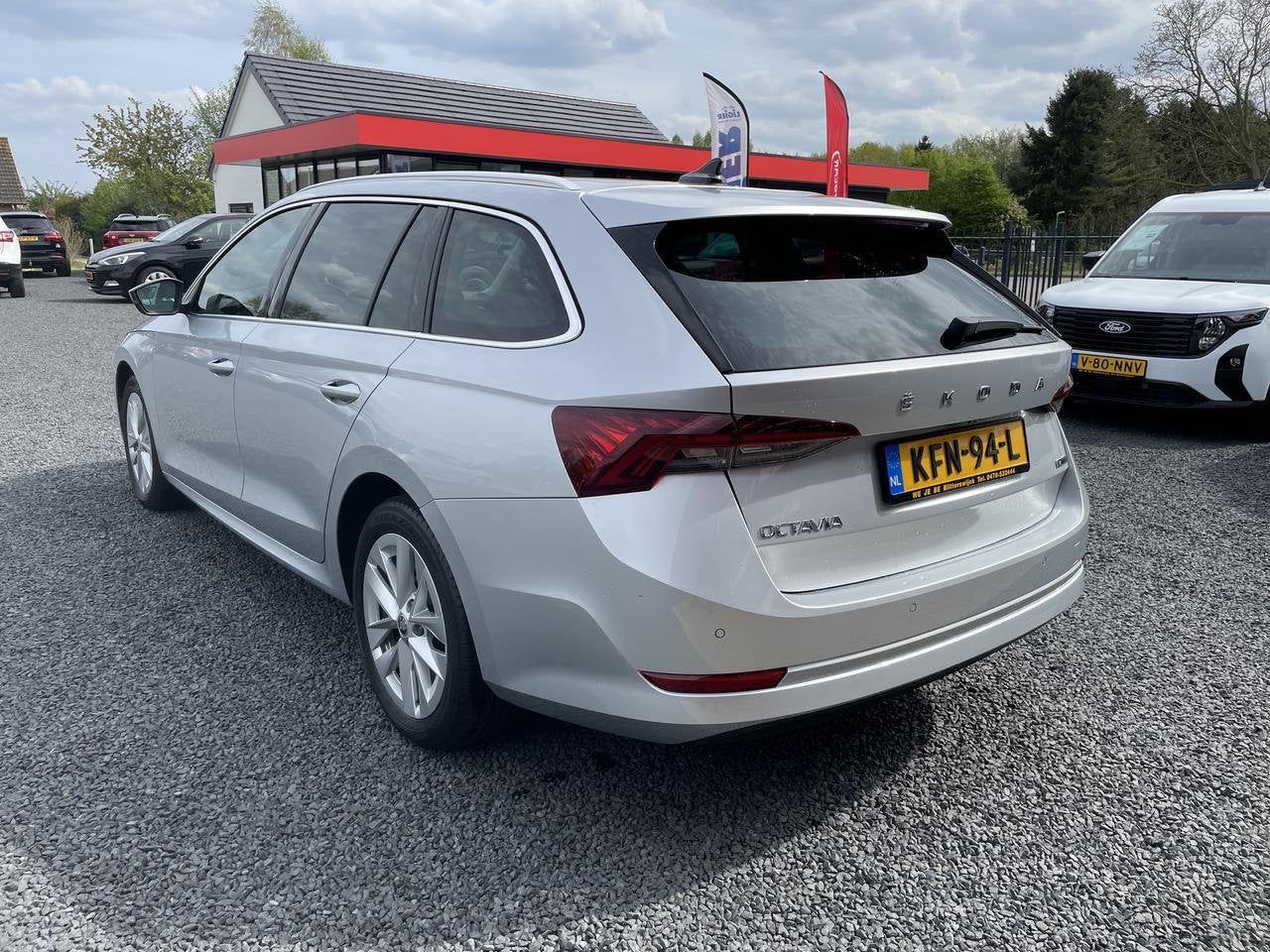 Skoda Octavia 1.0 TSI E-TEC BUSINESS EDITION PLUS (bj 2022), Auto's, Gebruikt, Met garantie (alle), Leder en Stof, Origineel Nederlands