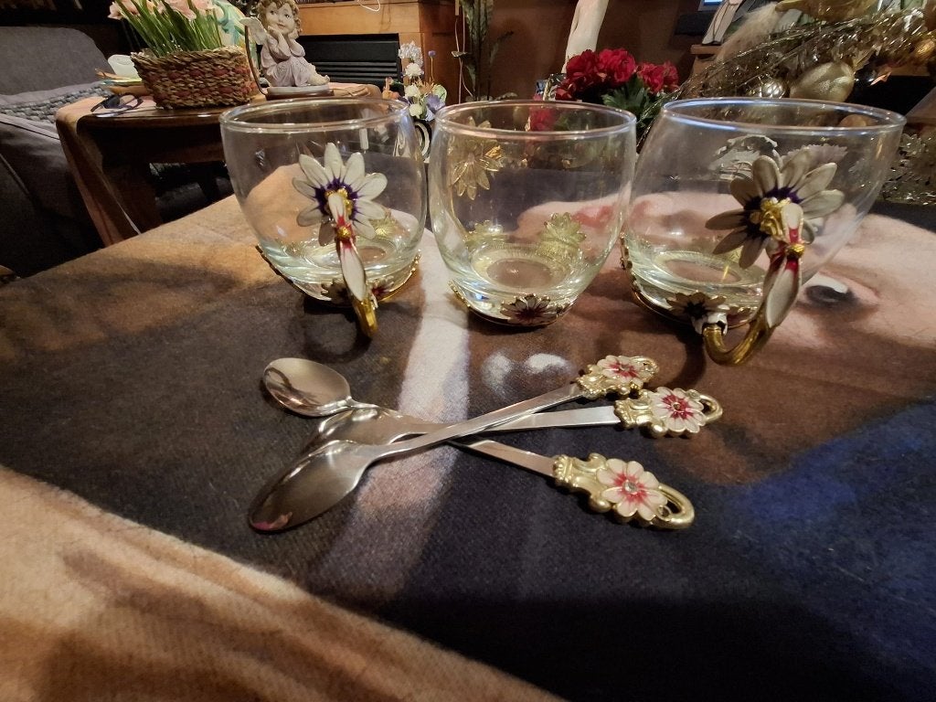 Luxe theeglazen set 3 stuks met vergulde bloemen & lepels, Ophalen, Glas, Overige stijlen, Glas of Glazen