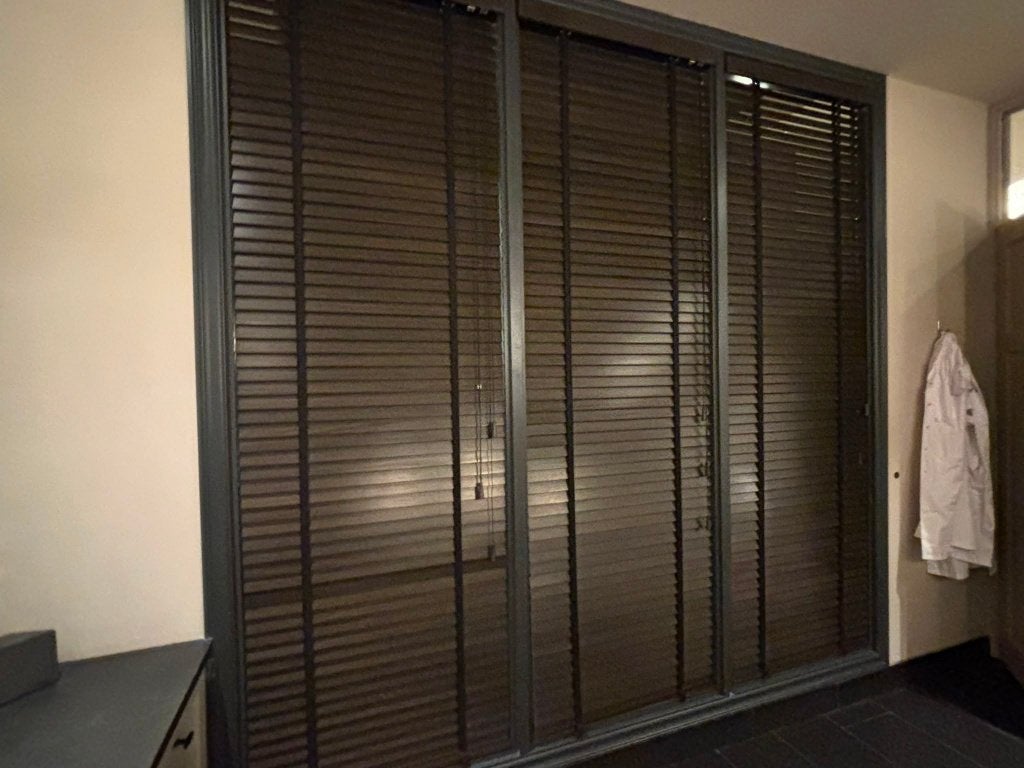 6 luxe houten jaloezieën 84,5 x 270 cm donker ebben kleur, Ophalen, Jaloezie, Overige merken, In te korten