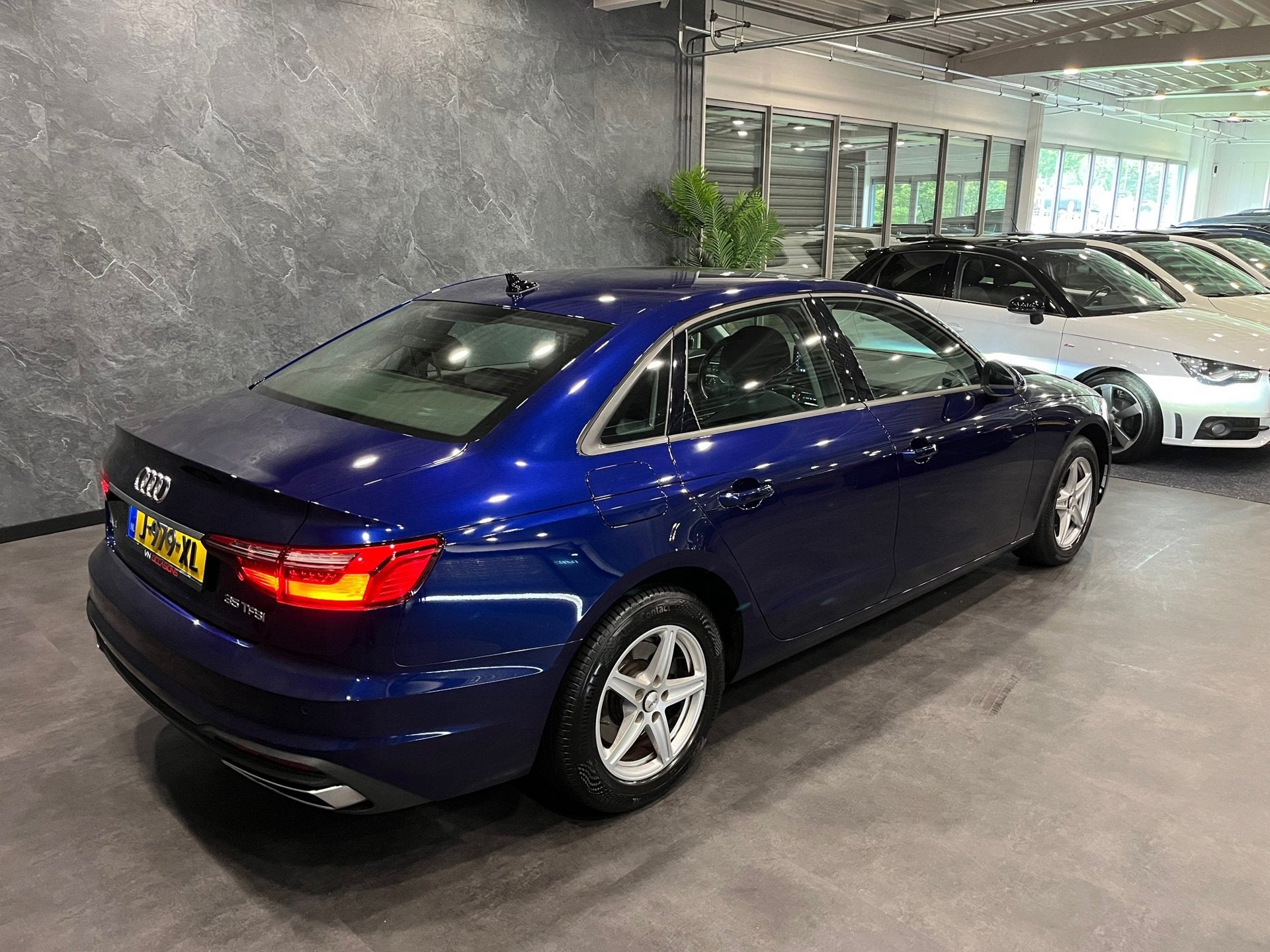 Audi A4 Limousine 35 TFSI 2.0 150PK Pro Line AUTOMAAT, Auto's, Parkeerassistent, Gebruikt, Euro 6, 4 cilinders