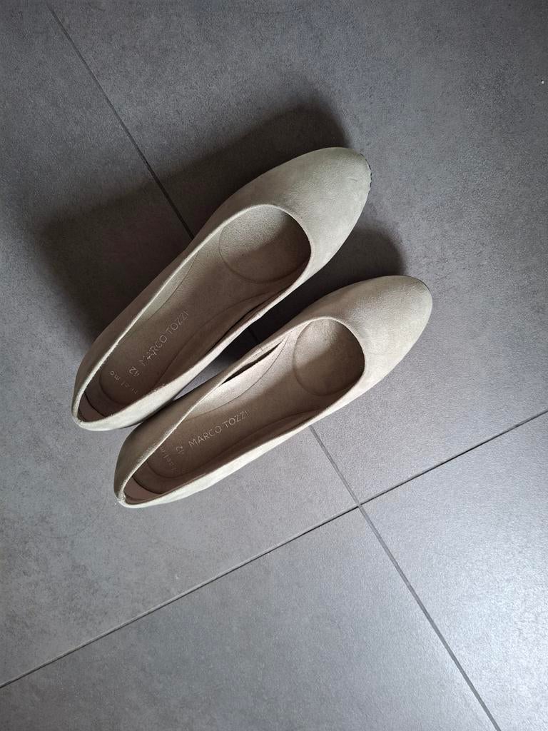 Leuke pumps maat 42, Ophalen of Verzenden, Zo goed als nieuw, Groen, Blouse of Tuniek