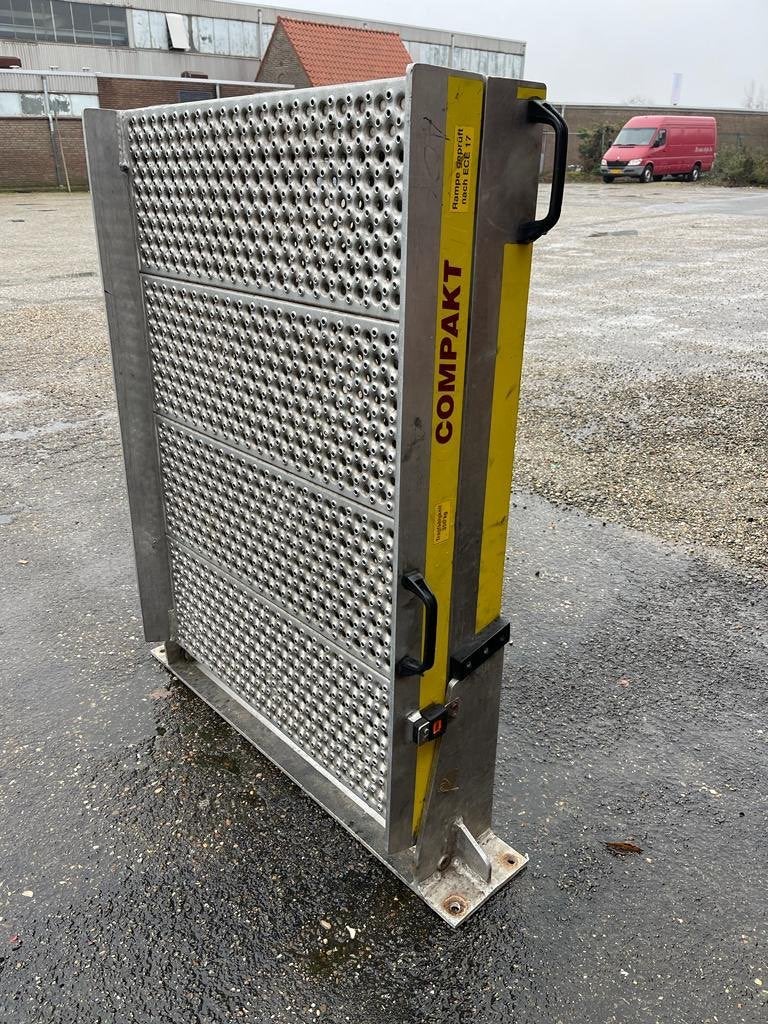 Oprijplaat Compact Rijplaat Rampe Rolstoellift Scootmobiel, Ophalen of Verzenden, Gebruikt