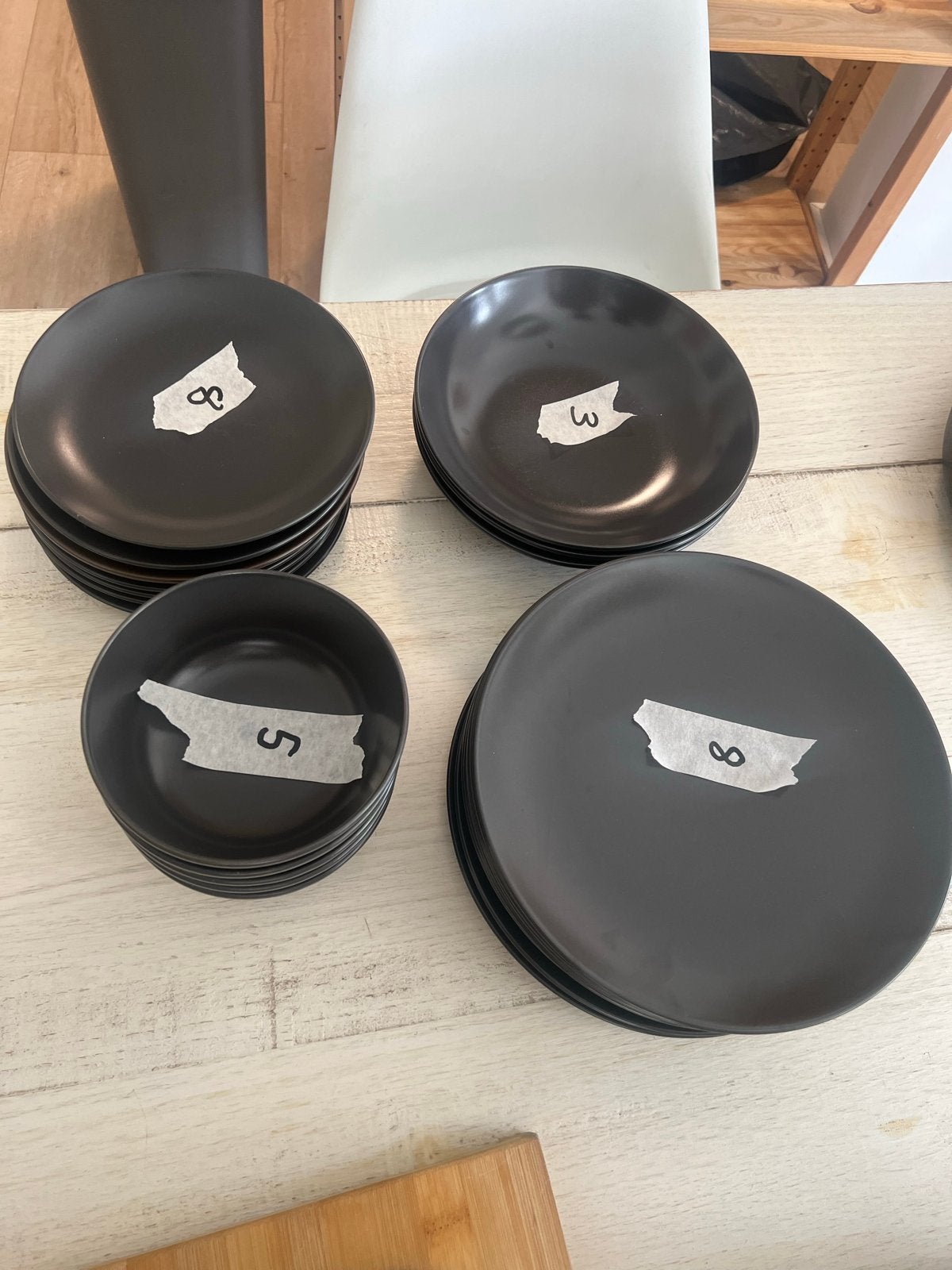 Zwart servies: borden en kommen, Ophalen, Gebruikt, Keramiek, Effen