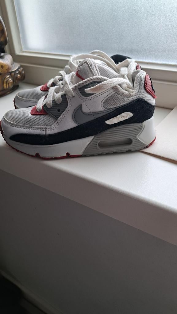 Bijna nieuwe nike schoenen maat 29.5, Kinderen en Baby's, Kinderkleding | Schoenen en Sokken, Ophalen, Zo goed als nieuw, Schoenen