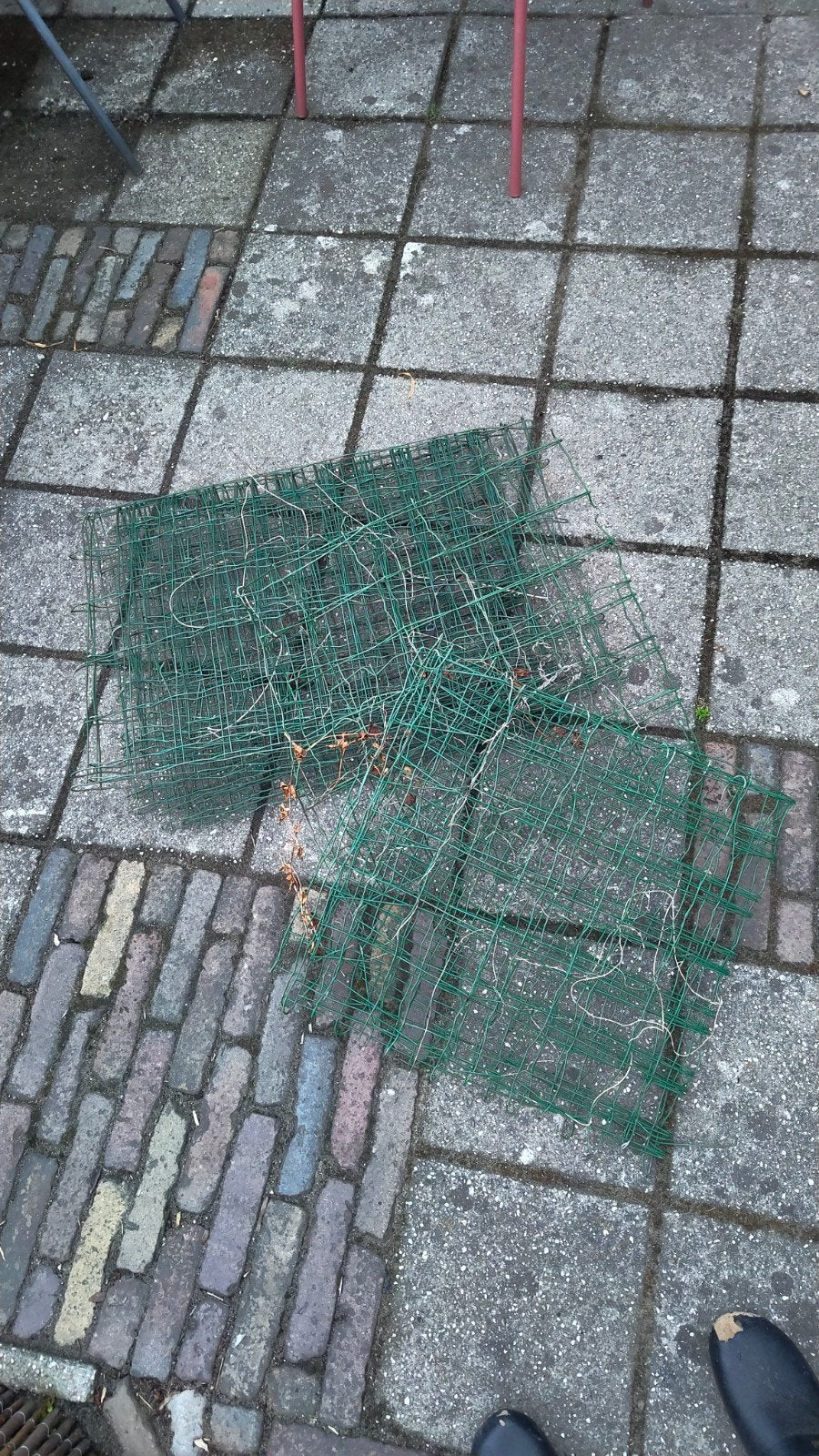 Gratis af te halen: oud ijzer (groen gaas), Ophalen, Gebruikt