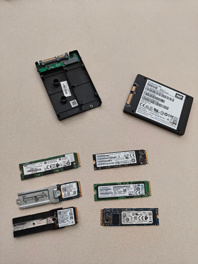 Harde Schijven SSD NVMe M.2 256GB & 512GB, Computers en Software, Dockingstations, Ophalen of Verzenden, Gebruikt