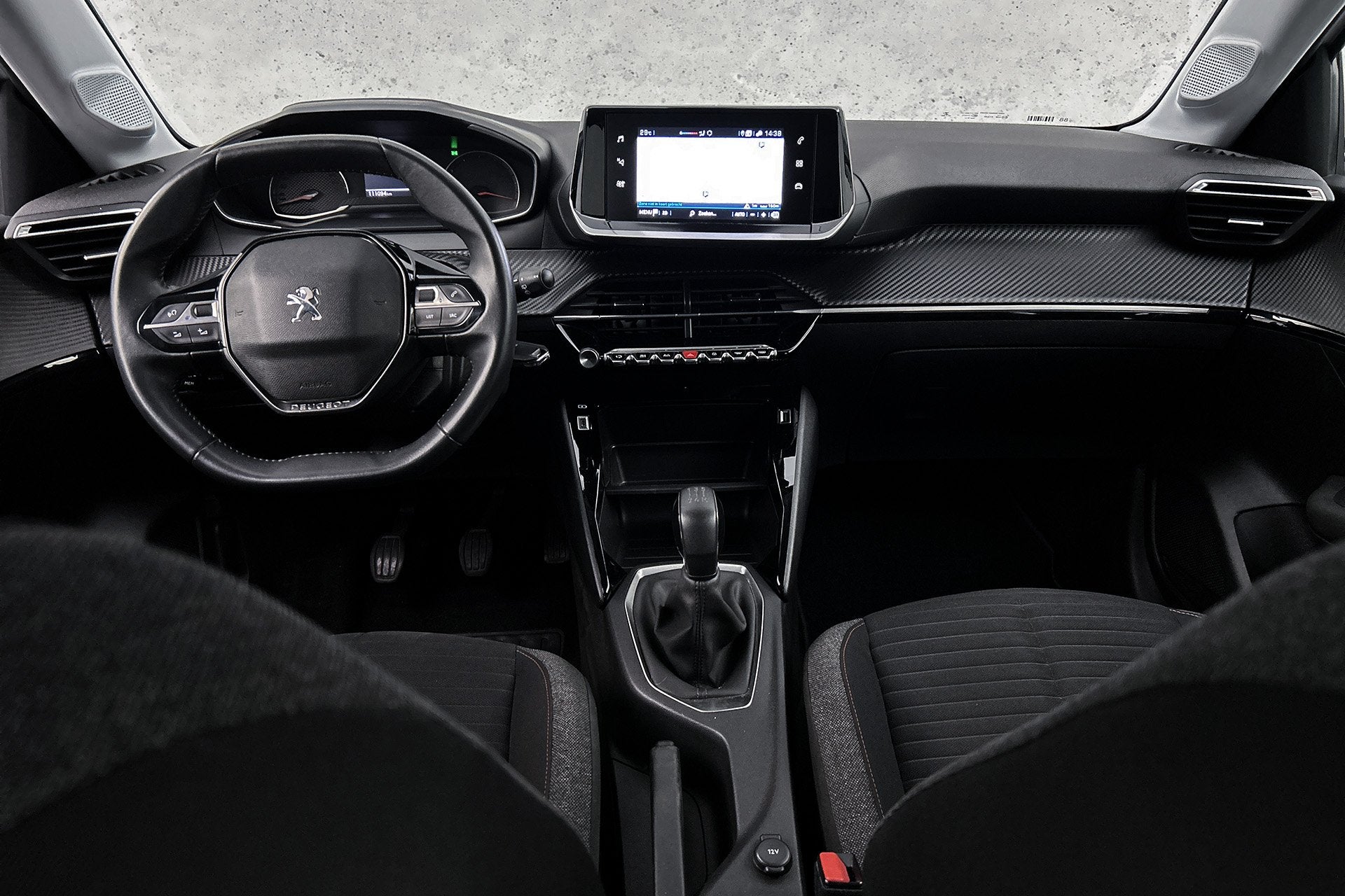 Foto 2 van Peugeot 208 1.2 PureTech | LED | Airco | Navigatie | Apple C