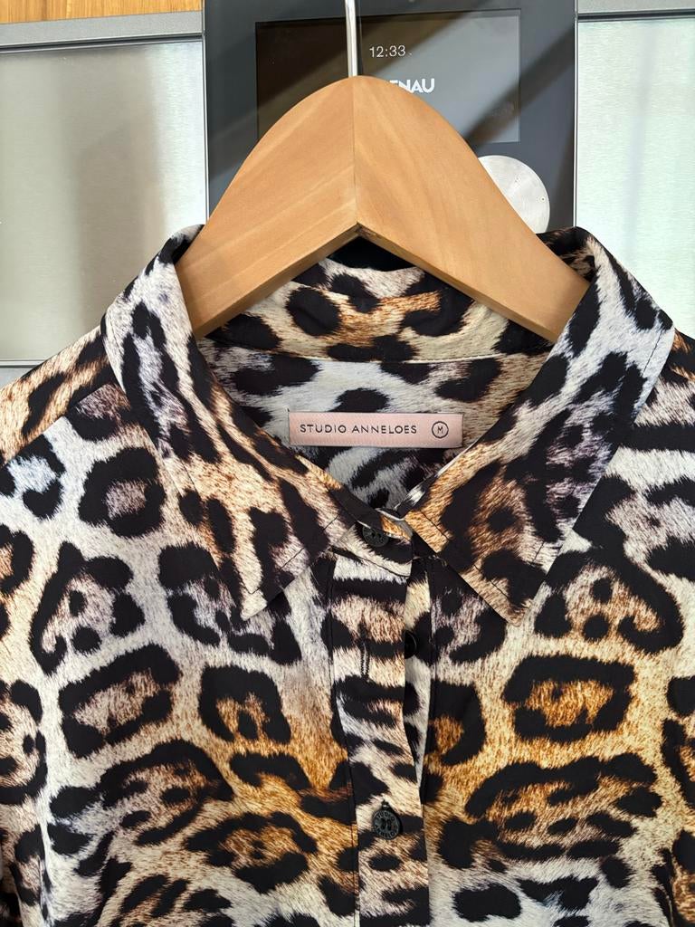 Studio Anneloes Leopard Print Blouse Maat M, Kleding | Dames, Blouses en Tunieken, Zo goed als nieuw, Maat 38/40 (M), Bruin, Ophalen of Verzenden