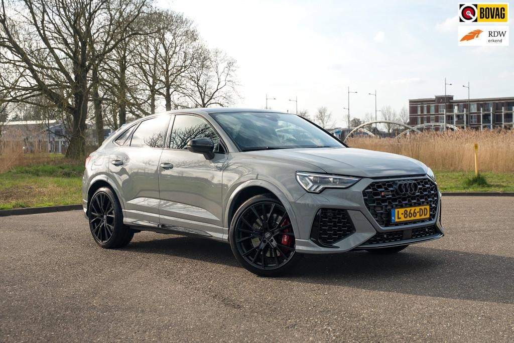 Audi RS Q3 Sportback 2.5 TFSI 511pk Quattro | B&O | MILLTEK, Auto's, Audi, Gebruikt, 1675 kg, Bedrijf, Vierwielaandrijving