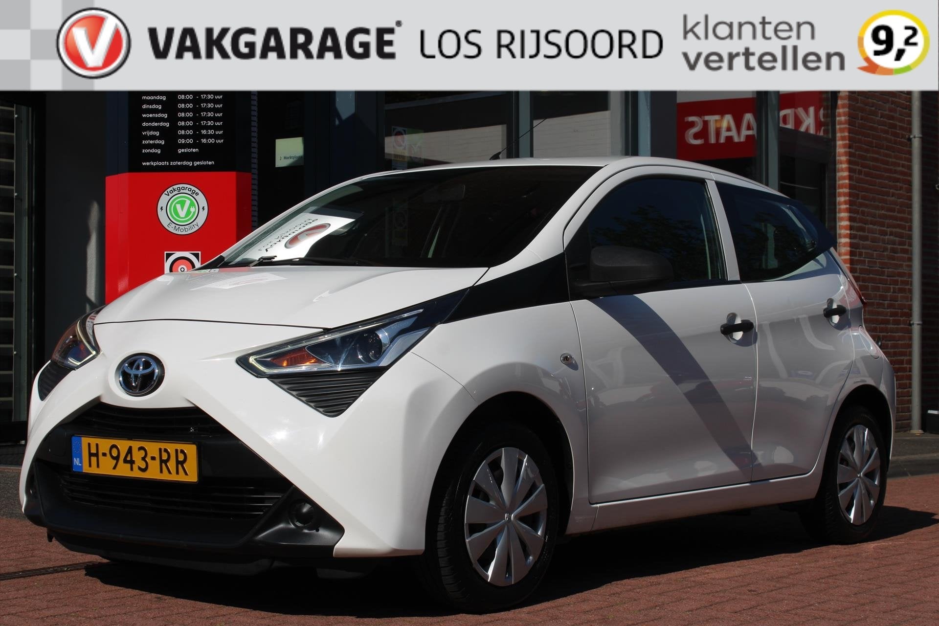 TOYOTA Aygo 1.0 5Deurs X-fun | All-Seasons | Orig NL | Bluet, Stof, Gebruikt, 4 stoelen, Wit